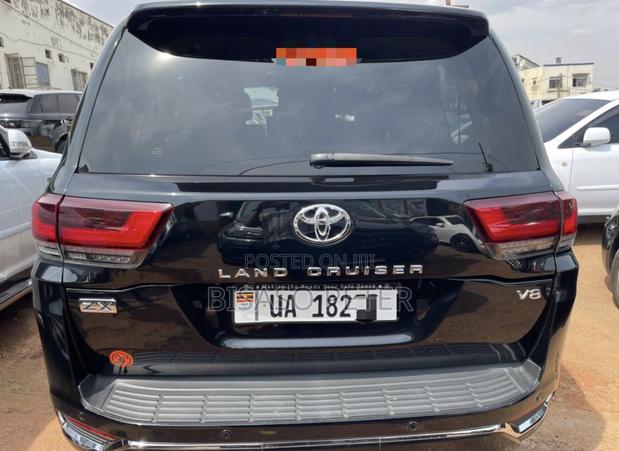Toyota Land Cruiser 4.6 V8 ZX 2015 Black