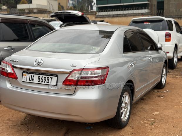 Toyota Premio 2016 Silver