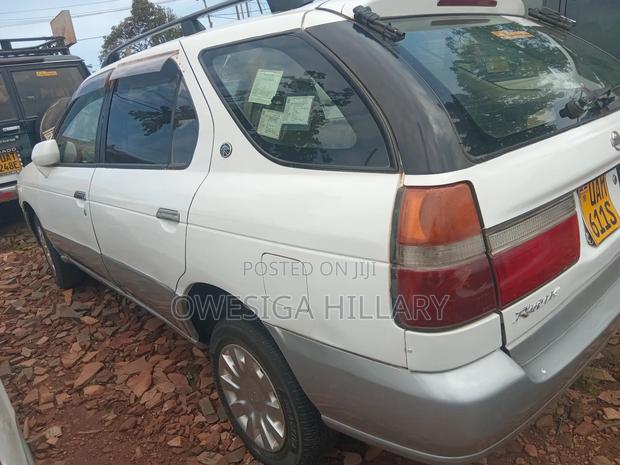 Nissan Rasheen 2000 White