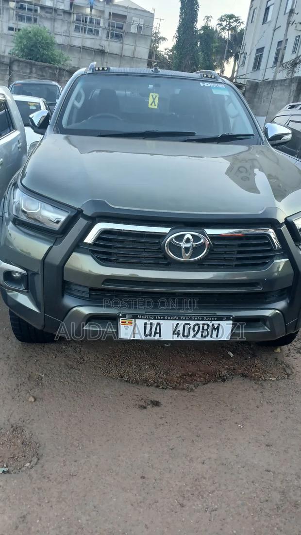 Toyota Hilux 2018 Gray
