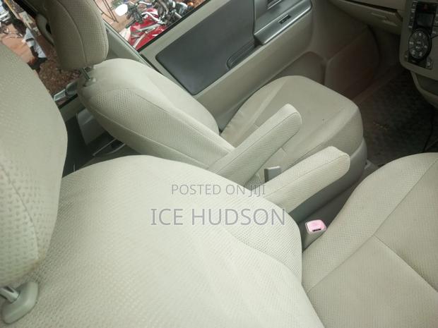 Toyota Noah 2012 White