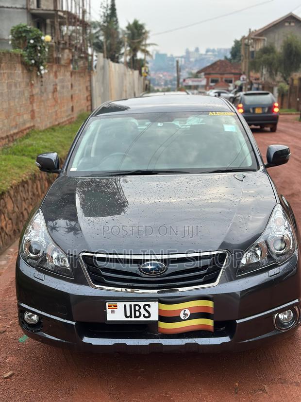 Subaru Outback 2.5i Limited 2011 Gray