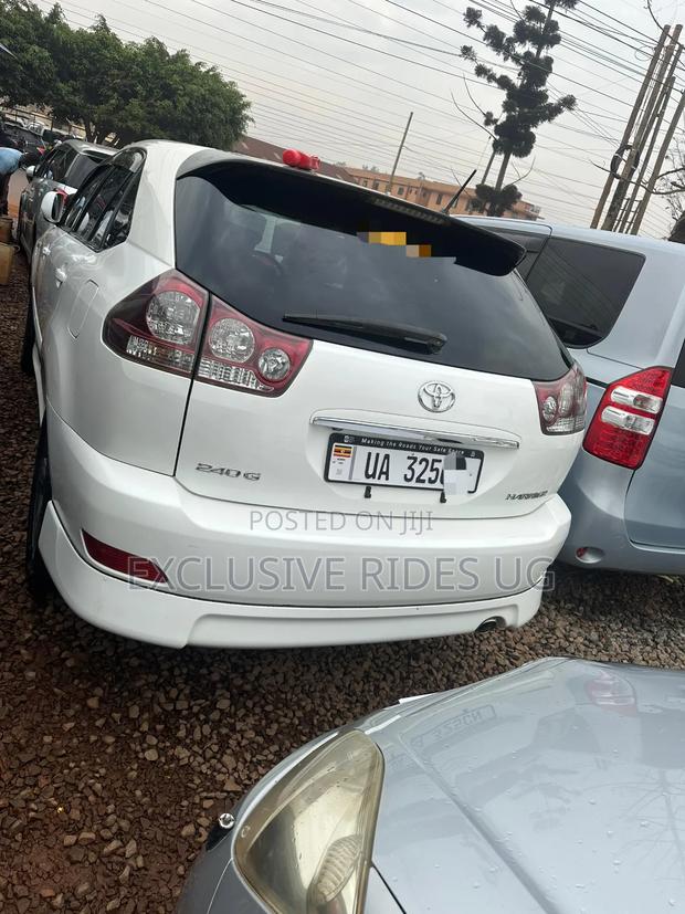 Toyota Harrier 2.4 2010 White
