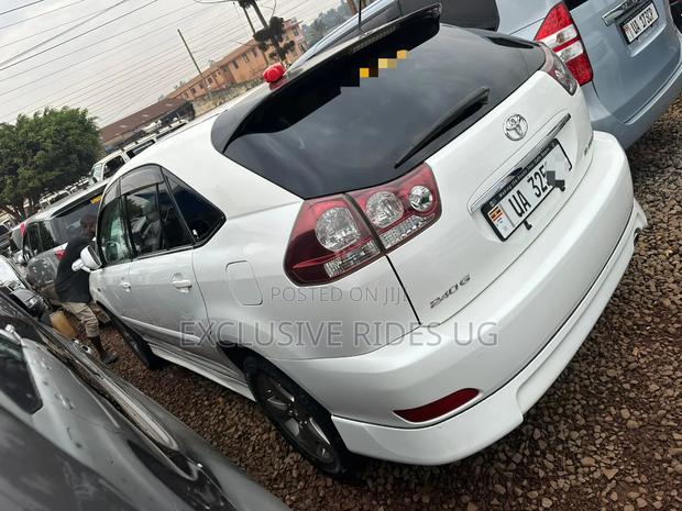Toyota Harrier 2.4 2010 White