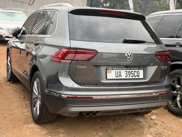 Volkswagen Tiguan 2018 Gray