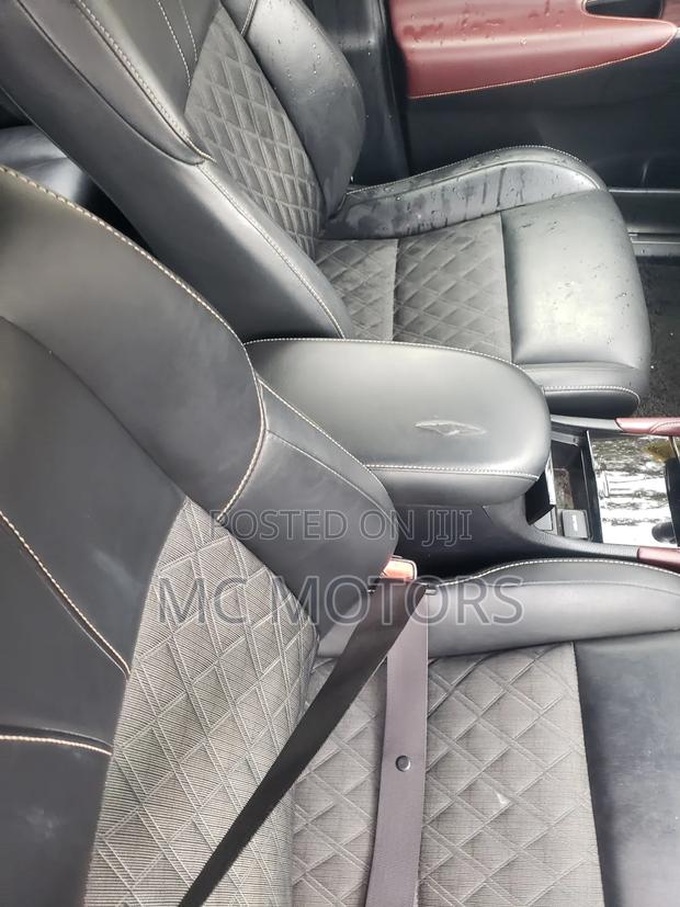 Toyota Harrier 2.0 4WD 2017 Silver