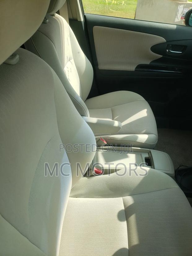 Toyota Wish 2012 Black