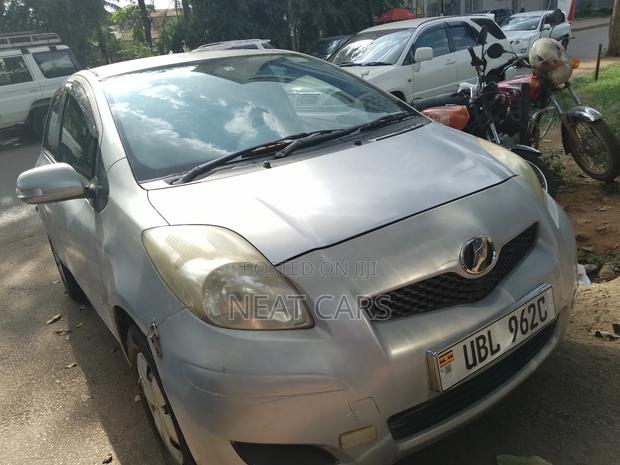 Toyota Vitz 2007 Silver