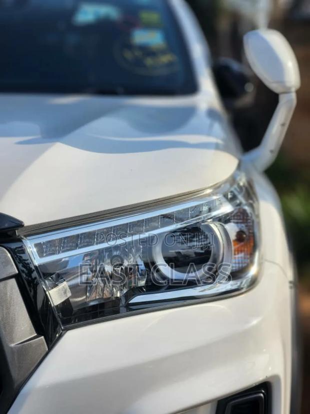 Toyota Hilux 2020 White