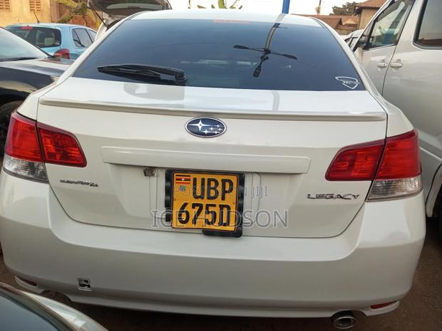 Subaru Legacy 2009 White