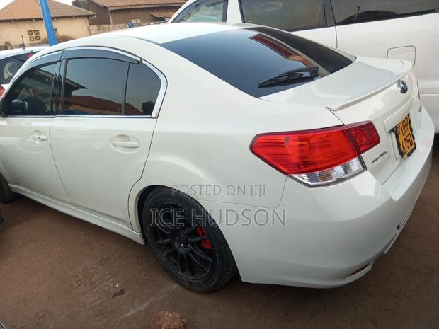Subaru Legacy 2009 White