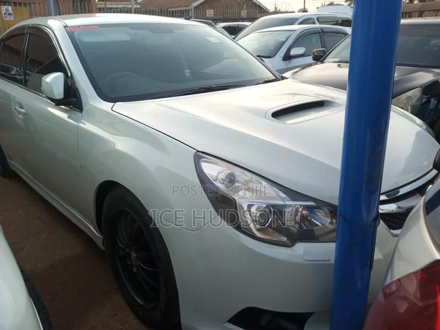 Subaru Legacy 2009 White