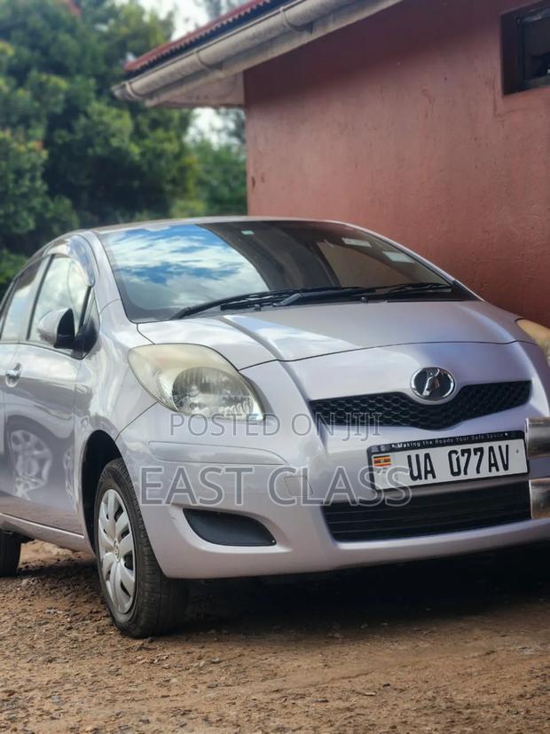 Toyota Vitz 1.3 AWD 3dr 2009 Silver