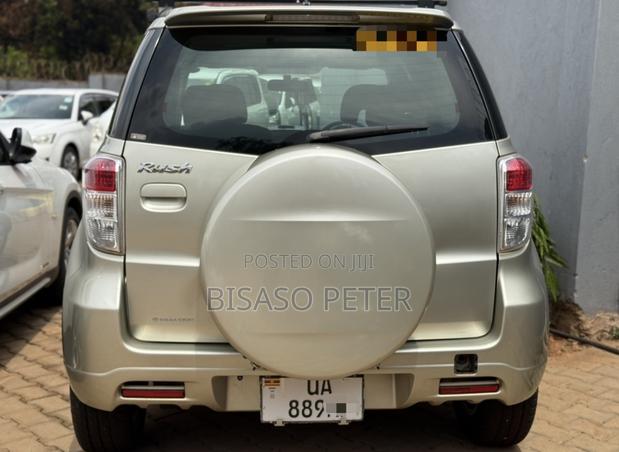 Toyota Rush 1.5 AWD 2010 Green