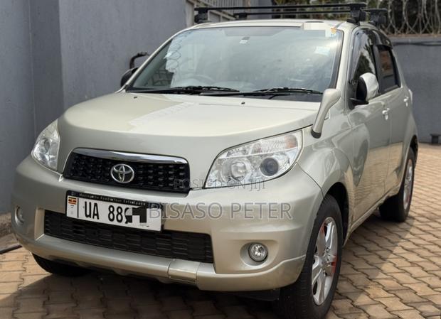 Toyota Rush 1.5 AWD 2010 Green