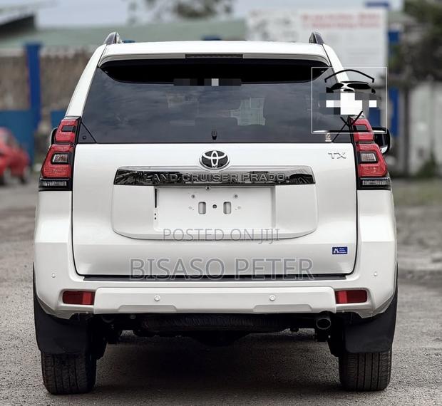 Toyota Land Cruiser Prado 2021 White
