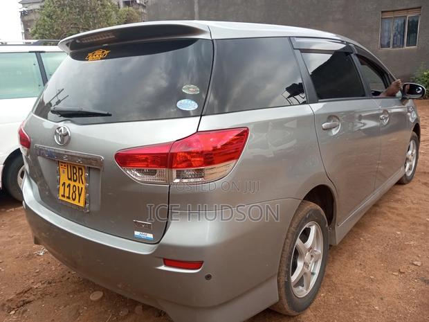 Toyota Wish 2011 Gray