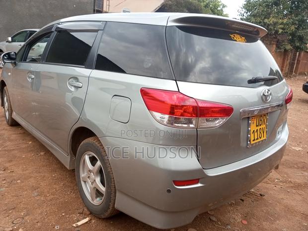 Toyota Wish 2011 Gray