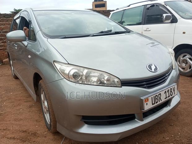 Toyota Wish 2011 Gray