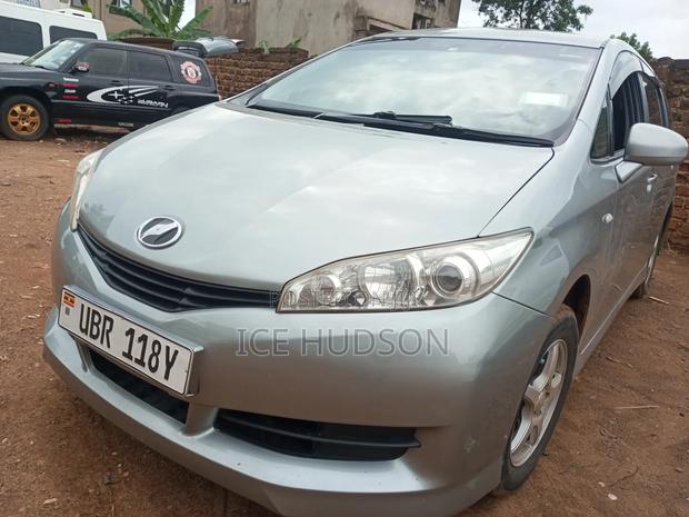 Toyota Wish 2011 Gray
