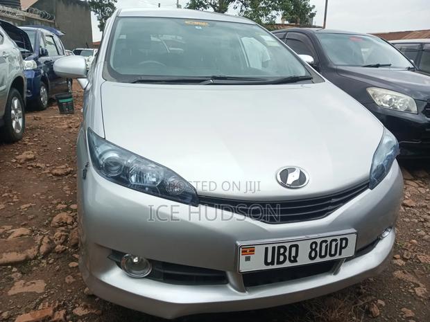 Toyota Wish 2012 Ivory