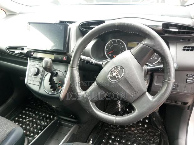 Toyota Wish 2012 Ivory
