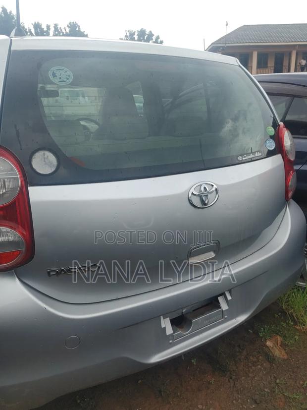 Toyota Passo 2010 Silver