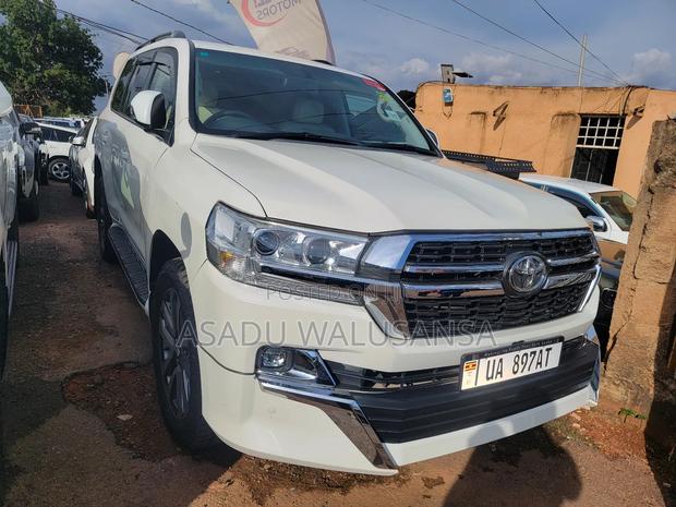 Toyota Land Cruiser 2014 White