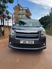 Toyota Noah 2.0 143hp FWD (8 Seater) 2011 Black for sale
