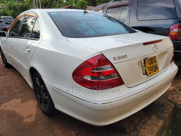 Mercedes-Benz E300 2004 White