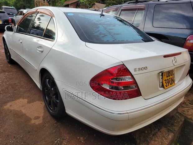 Mercedes-Benz E300 2004 White