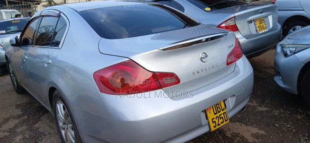 Nissan Skyline 2009 Silver