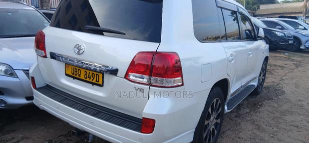 Toyota Land Cruiser 4.5 V8 GXR 2010 White