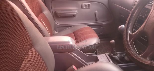 Toyota Hilux 2003 Gray