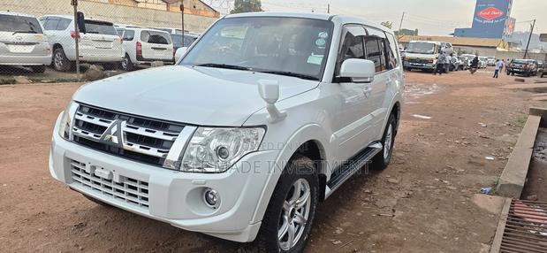 Mitsubishi Pajero 2016 White
