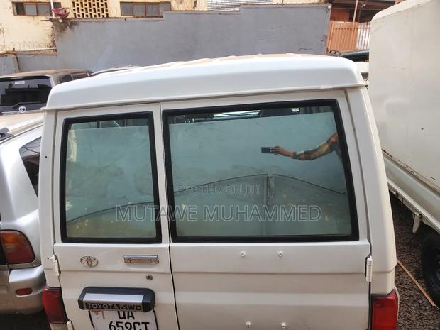 Toyota Land Cruiser Prado 2009 White
