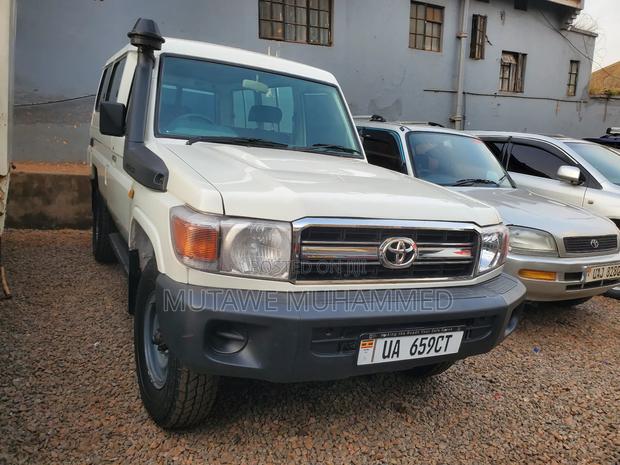 Toyota Land Cruiser Prado 2009 White
