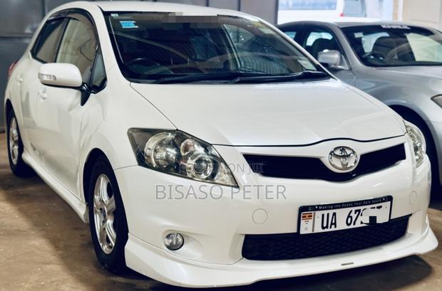 Toyota Auris 2012 White