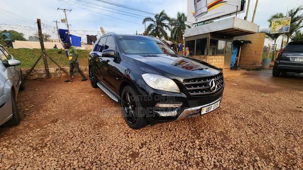 Mercedes-Benz M Class 2012 Black