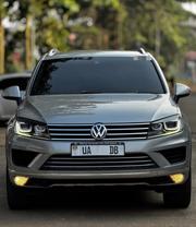 Volkswagen Touareg V6 Executive AWD 4MOTION 2015 Silver for sale