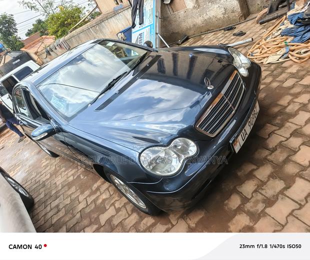 Mercedes-Benz C180 2000 Blue