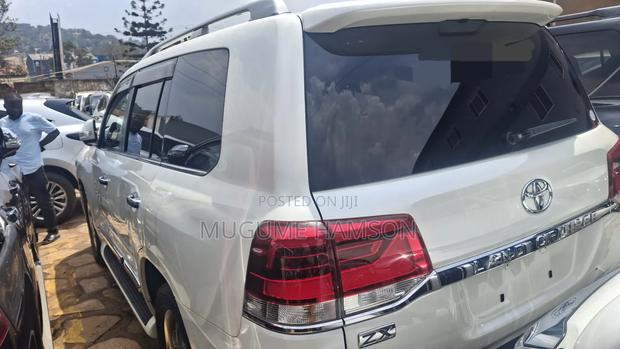 Toyota Land Cruiser 4.6 V8 ZX 2018