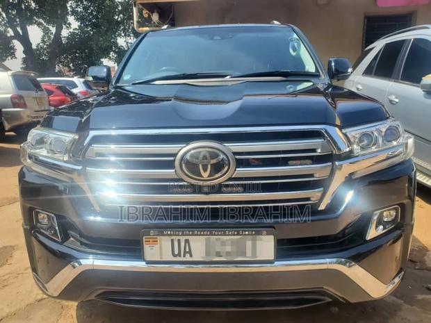 Toyota Land Cruiser 2016 Black