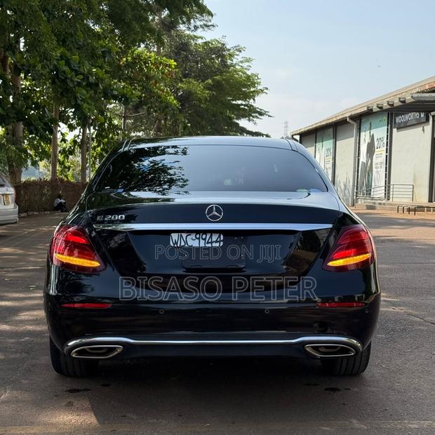 Mercedes-Benz E200 2016 Black