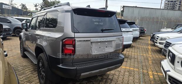 New Toyota Land Cruiser Prado 2025 Gray
