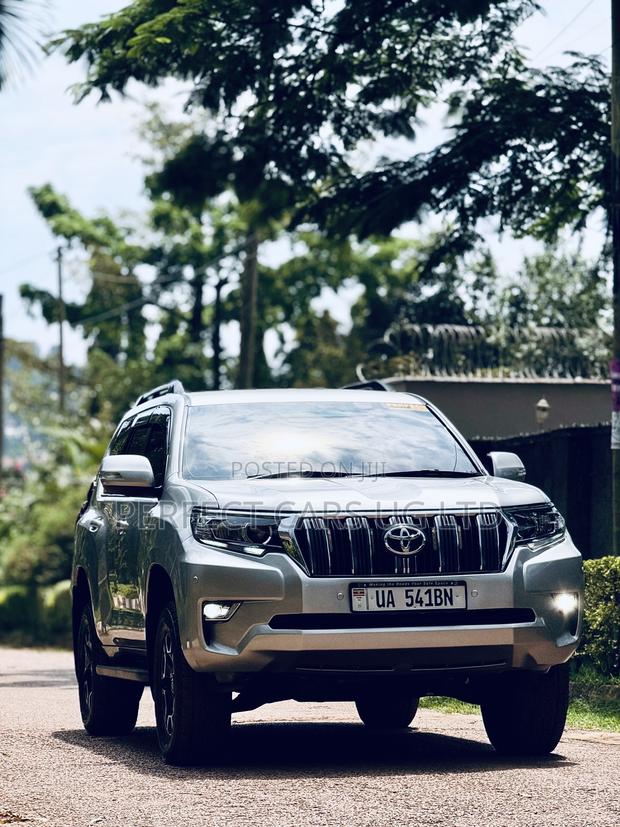 Toyota Land Cruiser Prado 2.7 i 2012 Silver
