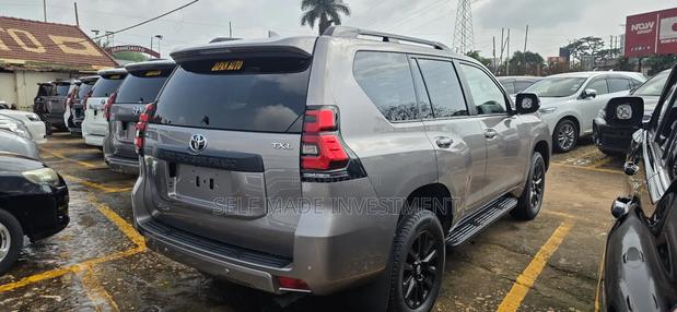 Toyota Land Cruiser Prado 2021 Silver