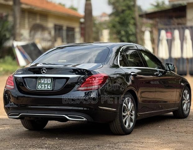 Mercedes-Benz C200 2016 Black