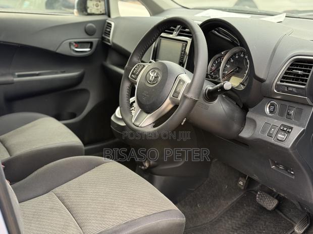 Toyota Ractis 1.5 AWD 2016 Blue