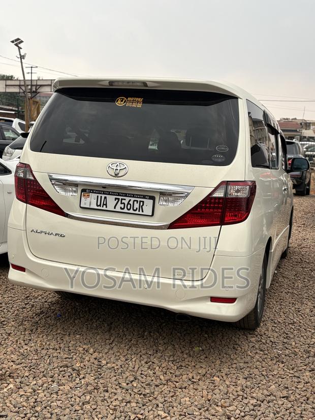 Toyota Alphard 2.4 Petrol FWD 2010 White